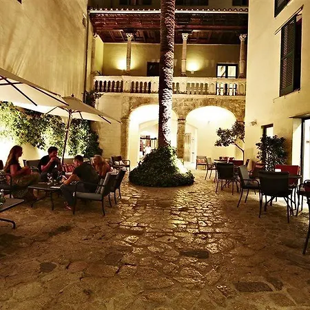 Petit Palace Tres Hotel