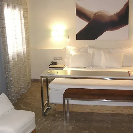 Petit Palace Tres 4* Palma