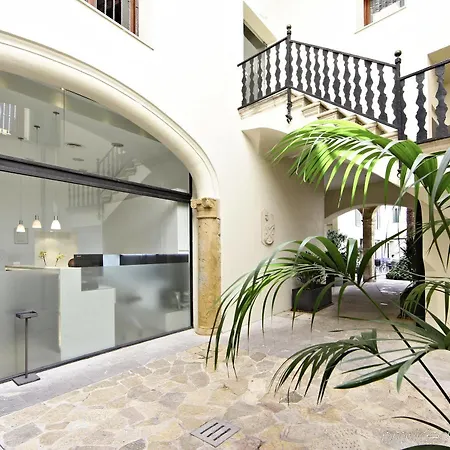 Petit Palace Tres 4* 帕爾馬