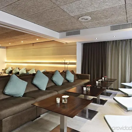 酒店 Petit Palace Tres 4*
