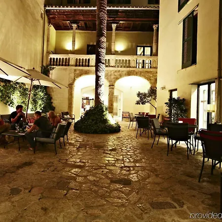 Petit Palace Tres 4* 帕爾馬