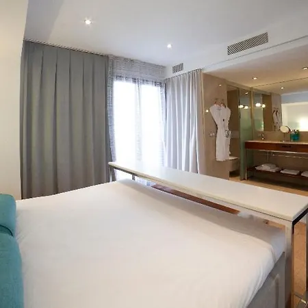 Petit Palace Tres Hotel Palma